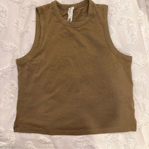 Lululemon Cropped Shirt - Size 6